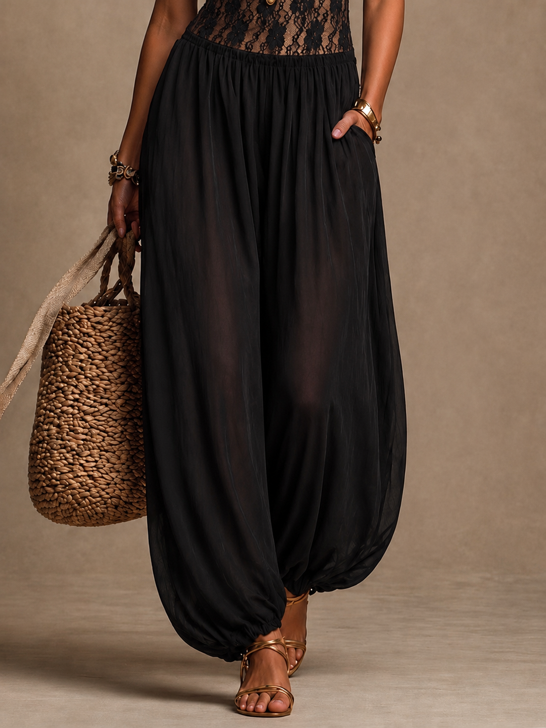 Elena | Jumpsuit de encaje con caída fluida y estilo elegante