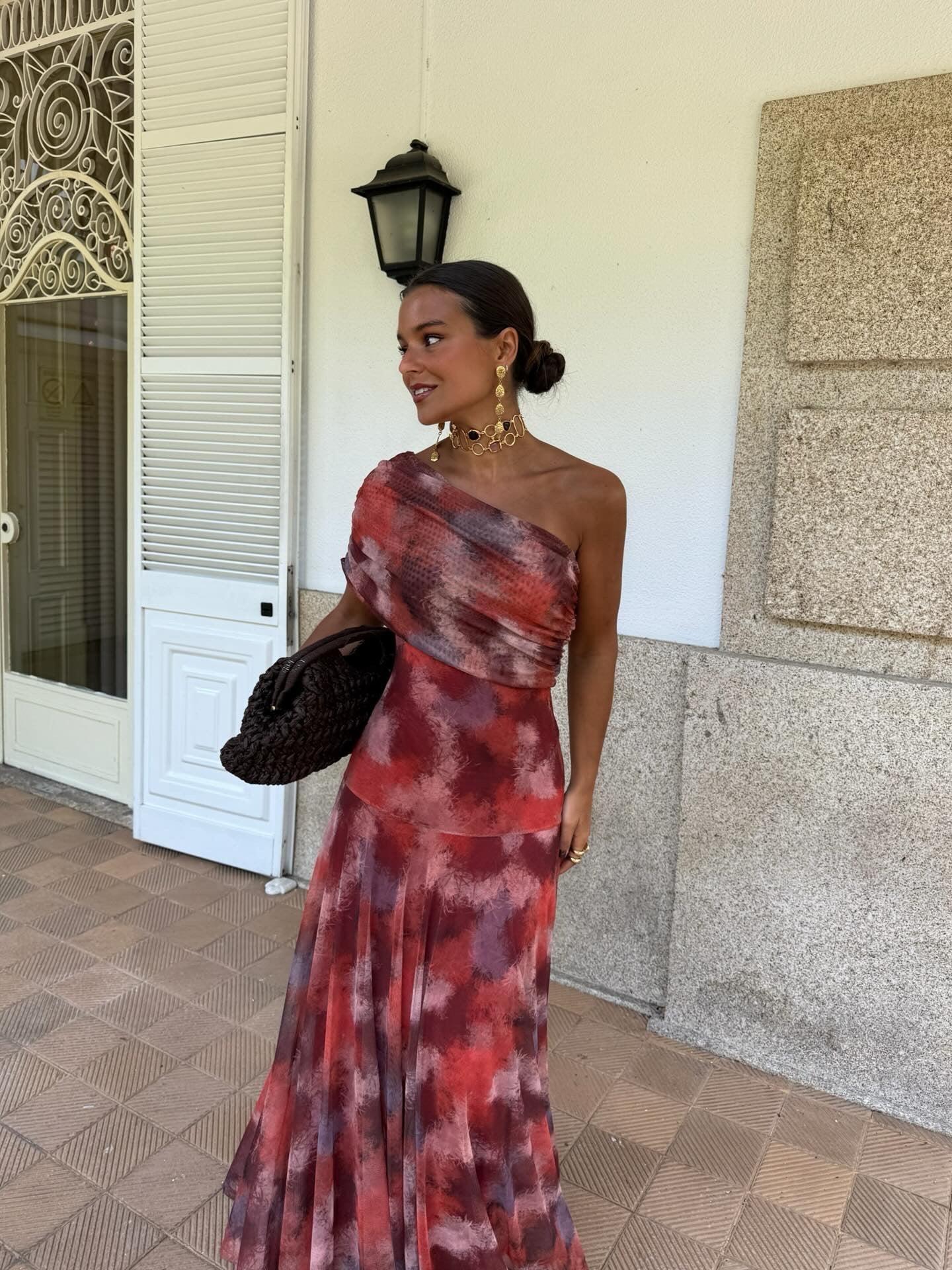 Vestido Maxi Asimétrico "Macarena" – Estampado Abstracto Difuminado